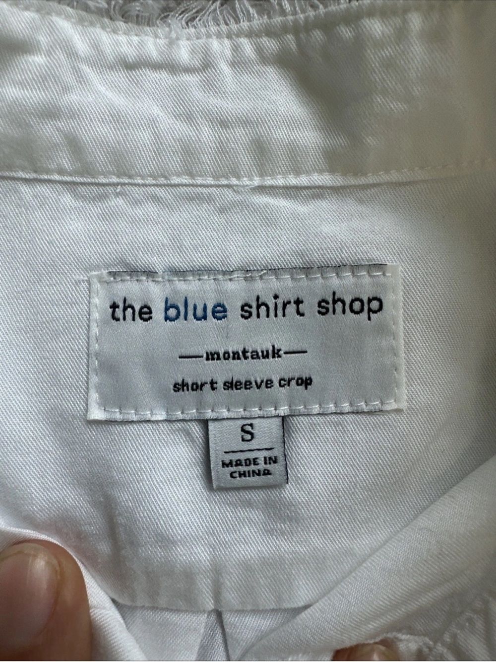 The Blue Shirt Shop Button Down Crop Blouse White Distressed Womens SZ S - Picture 7 of 7